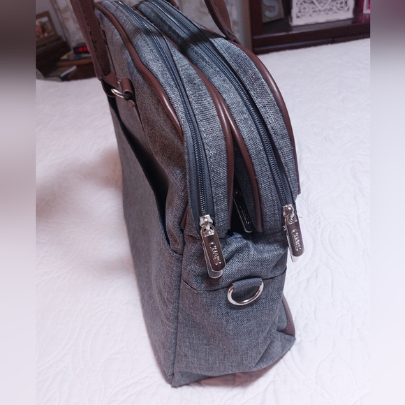 Chaps - Saddle Haven 2.0 Kohl's Pack-All Boarding Bag Laptop Bag Grey & Brown - Picture 3 of 15